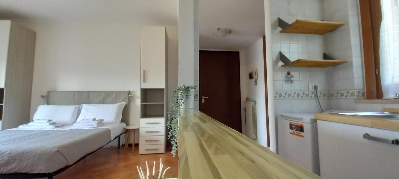 Alloggio Turistico A Via Modugno Vitinia Εξωτερικό φωτογραφία